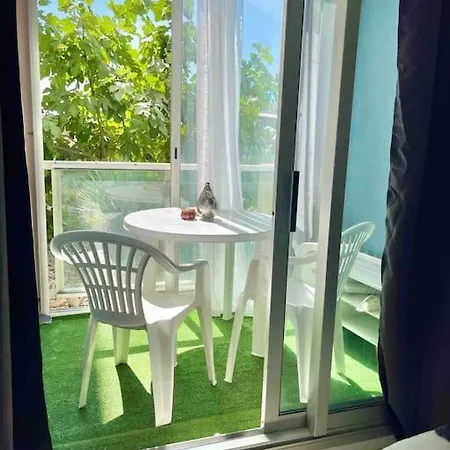 Joli Appartement Avec Piscine Sete Exterior photo
