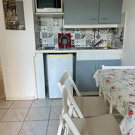 Joli Appartement Avec Piscine Sete Exterior photo